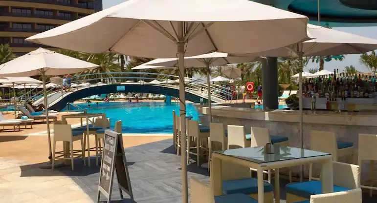 Le Deck - Le Royal Meridien Beach Resort and Spa venue image