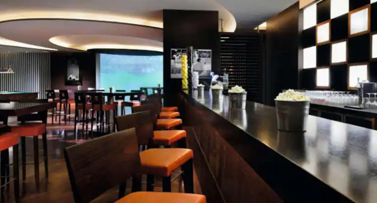 West Beach Bistro & Sports Lounge - Mövenpick Hotel Jumeirah Beach venue image