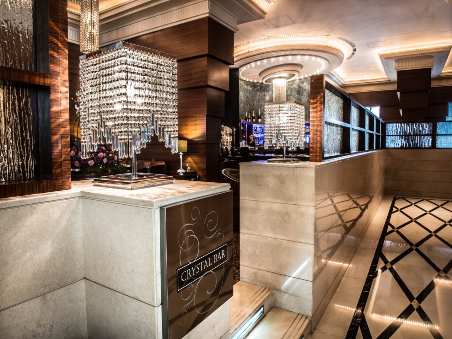 Crystal Bar Grand Millennium Dubai dizzer